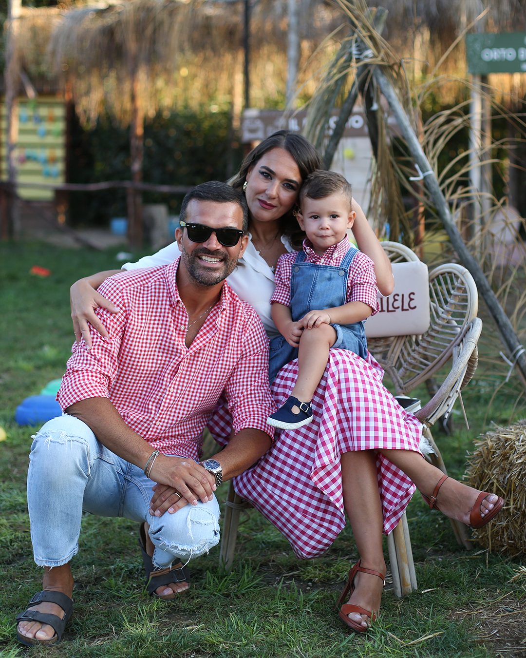 Famiglia in giardino